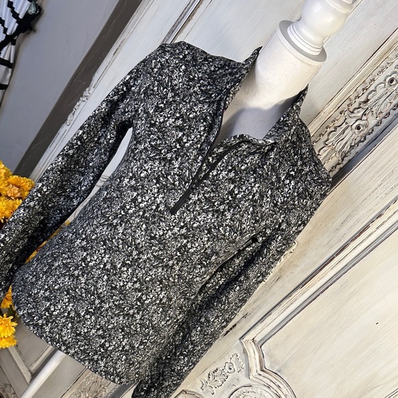 Spyder Active Black and White Women's Workout 1/4 Zip Jacket - Picture 4 of 12